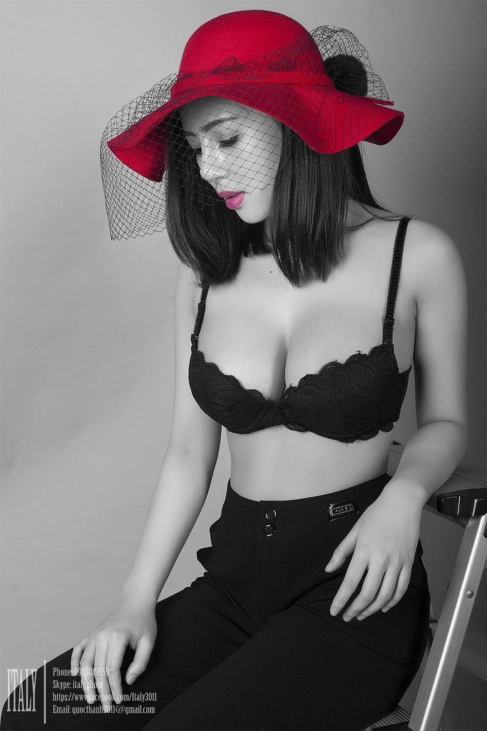 豐滿女警察k8經(jīng)典電影